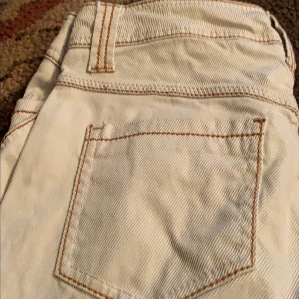 Cache Capris - image 6